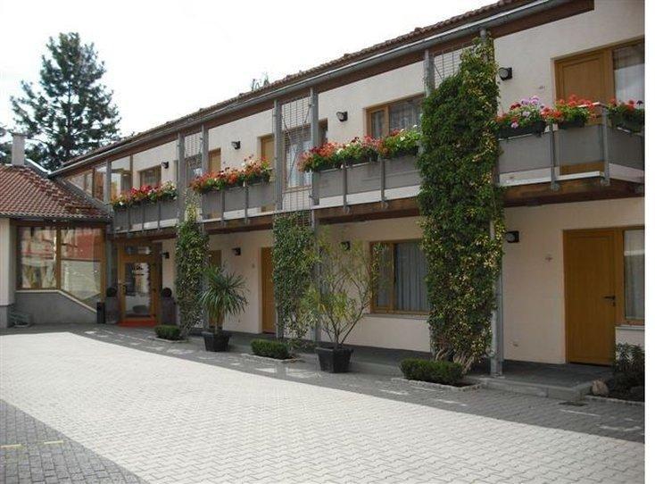 Port Inn Hotel Eichwalde Exterior photo