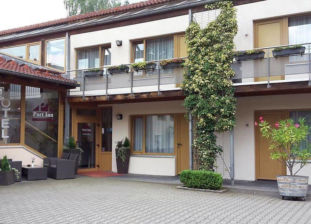 Port Inn Hotel Eichwalde Exterior photo